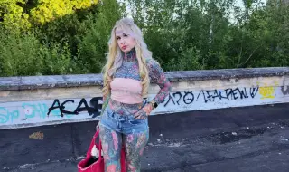 57-годишна гола германска блогърка показа татуировки навсякъде СНИМКИ