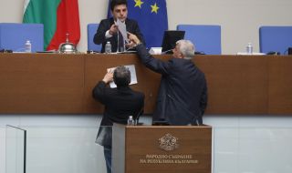 Парламентът реши: Край на дерогацията за руски петрол, но само 3 месеца преди да изтече срокът, даден ни от Брюксел