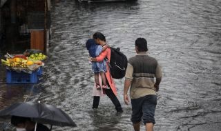 Тежки наводнения в Индия