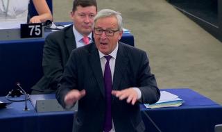 Юнкер се разкая за ругатните към евродепутатите (СНИМКИ)