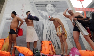 Китай чества 120 години от рождението на Председателя Мао