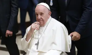 Папа Франциск: Правителствата трябва да се справят с демографската криза