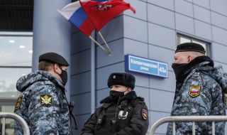 Руските служби издирват брата на Навални