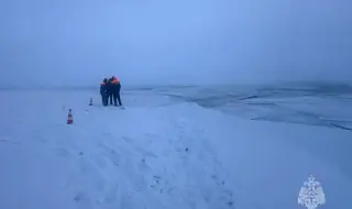 Toyota с осем човека пропадна в замръзналата река Лена в Якутск при минус 44 градуса