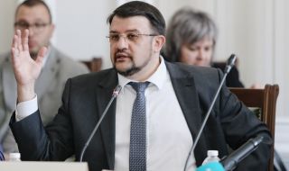 Настимир Ананиев за бензина: Къде е КЗК?
