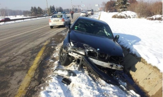 11 ранени в катастрофи за ден