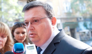 Цацаров: Не трябва да се прекрачва границата