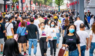 Неваксинираните китайци няма да имат достъп до обществени места