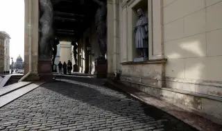 Прекъсванията на интернет в Русия връщат хората към пейджъри и уоки токита