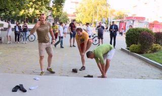 В Пловдив събраха "Чорапи за Гешев" 