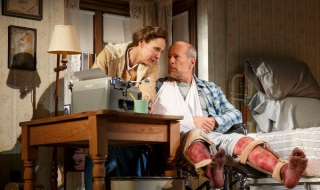 Брус Уилис с дебют на Бродуей с "Мизъри"