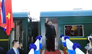 Сближаване! Сеул и Пхенян възстановиха комуникационните си линии