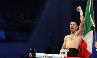 Риос си върна титлата в лека категория