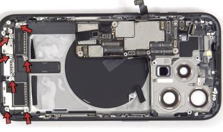 Новият iPhone 15 Pro се оказа по-лесен за поправка (ВИДЕО)