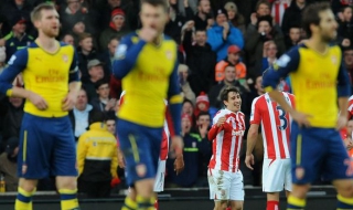 Стоук Сити повали Арсенал, Ливърпул отново се издъни