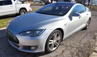 Тази Tesla Model S се продаде за 14 хил. лева