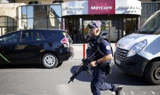 ДАЕШ стои зад осуетения атентат в Париж
