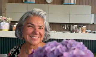 Марта Вачкова отпразнува 67-ия си рожден ден на лодка и с весела компания (СНИМКИ)