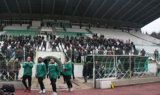 Берое-Левски пред препълнени трибуни