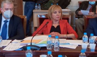 Манолова: Дистанционно е-гласуване да бъде въведено за следващите избори