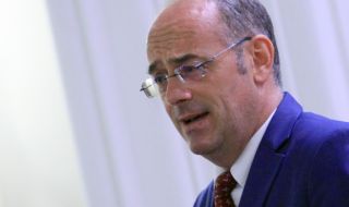 Проф. Атанас Семов: Неадекватност! Това беше годината с най-висока смъртност у нас след Втората световна война