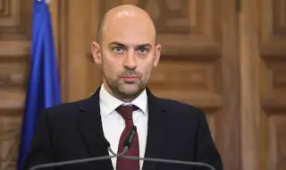 French Foreign Minister Says He Is Embarrassed by Epstein Affair Revelations 