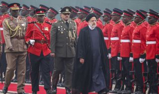 Иранският президент започна необичайна обиколка в Африка