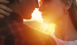 4 зодии ще срещнат специален човек през юни