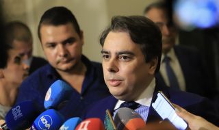 Асен Василев: Приходите ги има, трябва ни разрешение от НС за насочването им