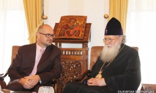 Патриархът обсъди проблема с бежанците