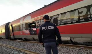Влак дерайлира край Милано! Има жертви и ранени