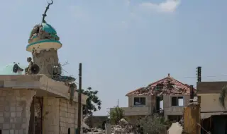 Израелски удар уби 7 души в Ливан, нови атаки в Ормуз