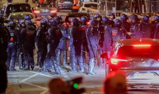 Над 700 арестувани при снощните безредици във Франция