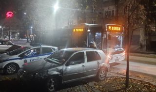 Водач от Столипиново удари с колата си автобус, събраха се роднини