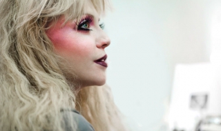 Красиви хора, които правят грозни неща