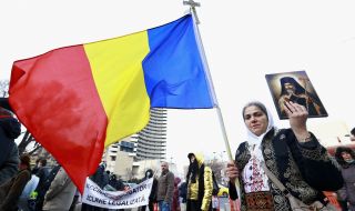 Румъния: С разпятия и икони срещу "имунизационния геноцид"