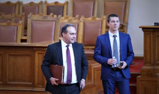 Габровски номинира за министър човек от кабинета „Петков“