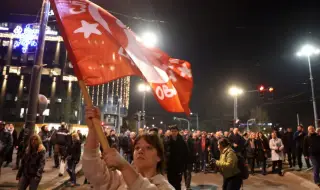 Поддръжници на опозицията организираха шествие в центъра на Белград
