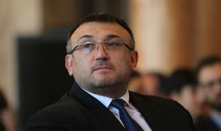 Младен Маринов: Не можете да изчегъртате моите хора от МВР