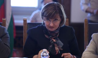 Първата ротация е факт:  Анна Александрова (ГЕРБ-СДС)  смени Стою Стоев (ПП-ДБ) в правната комисия на НС