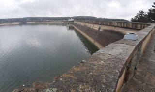 Изпускат контролирано язовир "Копринка"