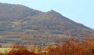 В Минерални бани има пирамида подобна на Босненската