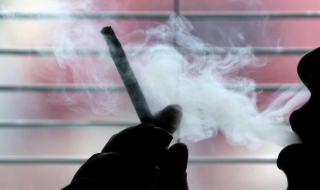 Все по-малко младежи пушат