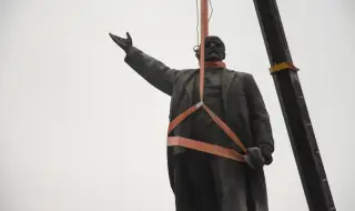 Киргизстан се сбогува "рутинно" с най-високия паметник на Ленин в Централна Азия 