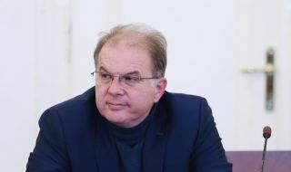 Чолаков, ГЕРБ: Кирил Петков ще влезе в историята или като герой, или като национален предател