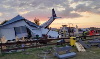 Малък самолет се разби край Варшава, загинали са петима 