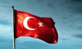 Турция обяви седемдневен национален траур за жертвите на днешните земетресения