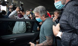 Бащата на Меси ще се срещне с Лапорта другата седмица