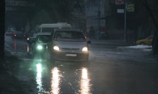 Пътищата са мокри