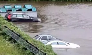 Бедствие в Санкт Петербург! Северната столица на Русия е под вода през юли за първи път от 160 години ВИДЕО